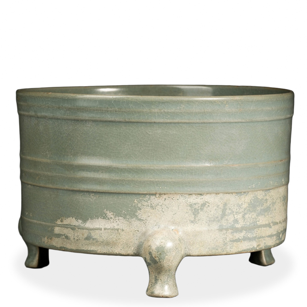 Longquan Tripod Vessel